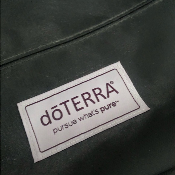 DoTerra Backpack/Totebag - Picture 2 of 13